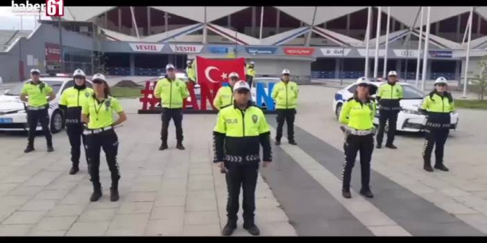 Trabzon'da trafik polisleri gönülleri fethetti. 15 Eylül 2022