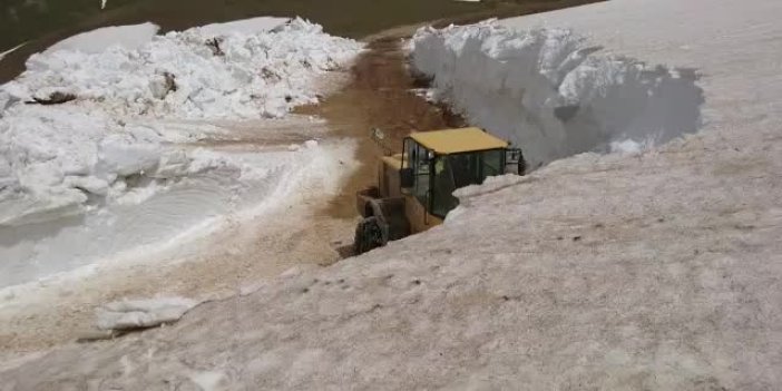 Trabzon'da mayısta kar temizliği