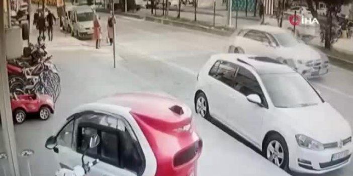 Samsun'da 2 kişinin yaralandığı kaza kamerada