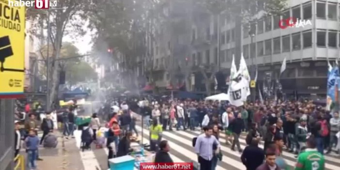 Arjantin sokaklara döküldü
