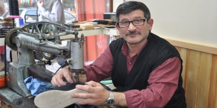 Trabzon’da 65 yıldır aynı sokakta ayakkabı tamirciliği yapıyorlar