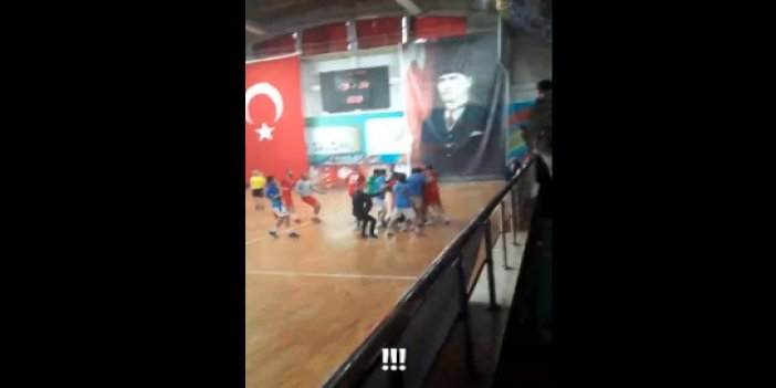 Trabzon'da hentbol maçında gerginlik
