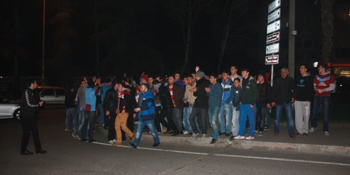 Trabzonspor taraftarı maç öncesi isyan etti