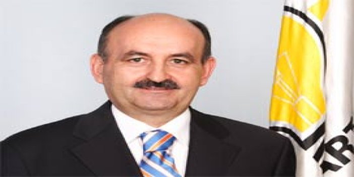 Sağlık Bakanı Mehmet Müezzinoğlu'na ayakkabı kutulu yanıt