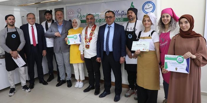 Rize'de 'Öğretmenim Mutfakta' yemek yarışması yapıldı