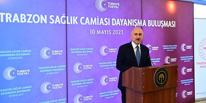 Bakan Karaismailoğlu Trabzon'da sağlık personelleriyle bir araya geldi