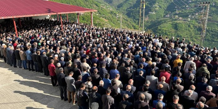 Bakan Karaismailoğlu kazada hayatını kaybeden 4 vatandaşın cenazesine katıldı