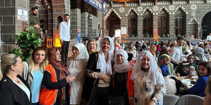 Diyarbakır'dan kadınlar ses verdi! "Seni yeniden Cumhurbaşkanı yapacağız "