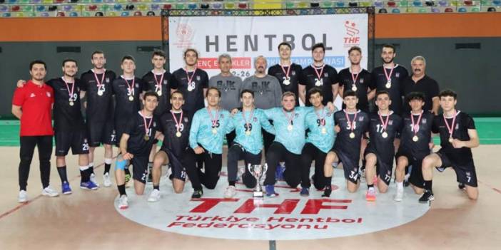 Trabzon'daki Hentbol Genç Erkekler Türkiye Şampiyonası'nda şampiyon belli oldu