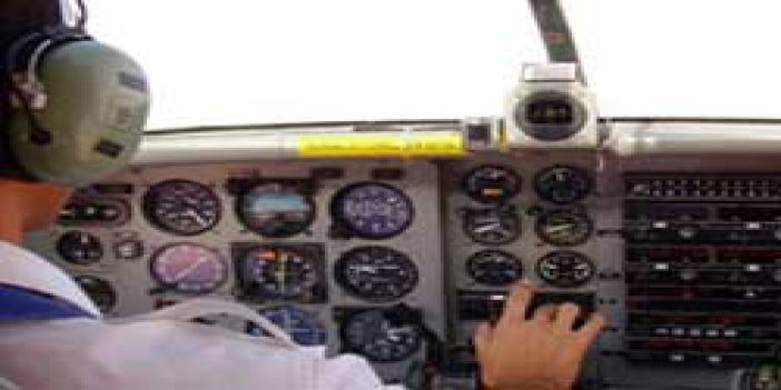 Surinam'da yolcu uçağı düştü