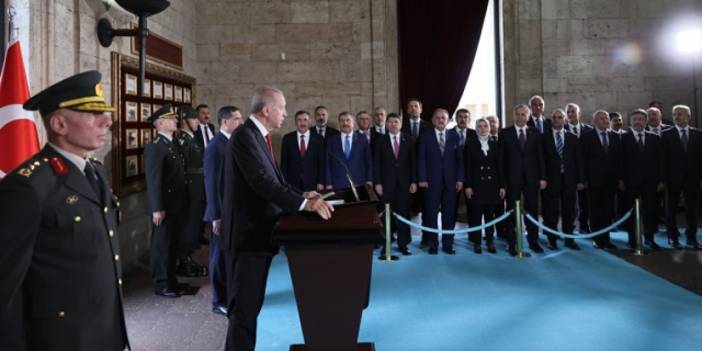 Cumhurbaşkanı Erdoğan ve yeni Kabine' den Anıtkabir'e ziyaret!