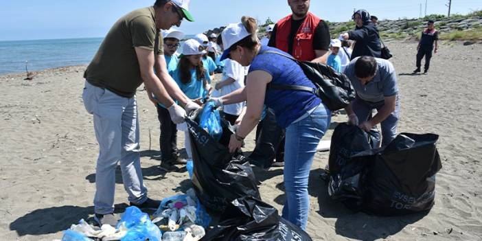 Trabzon'da sahil boyunca çevre temizliği yapıldı