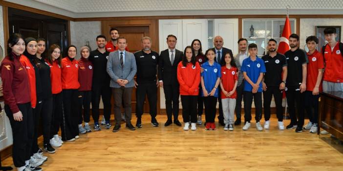 Başkan Zorluoğlu, Trabzon'da şampiyon sporcuları ağırladı