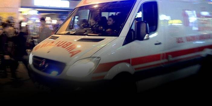 Rize'de otomobil çay bahçesine devrildi! 2 kişi yaralandı