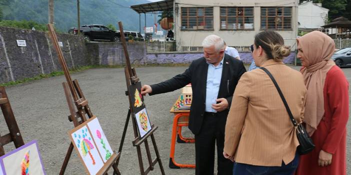 Trabzon'da depremzedeler için kermes düzenlendi
