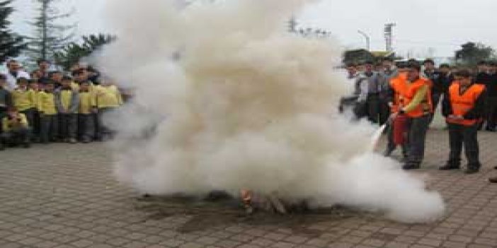 Trabzon'da okulda yangın tatbikatı