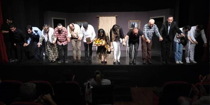 Akçaabat Belediye Tiyatrosu Giresun'da sahne aldı