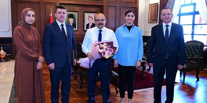 Dünya Nüfus Günü’nde Trabzon Valisi Ustaoğlu’na özel hediye
