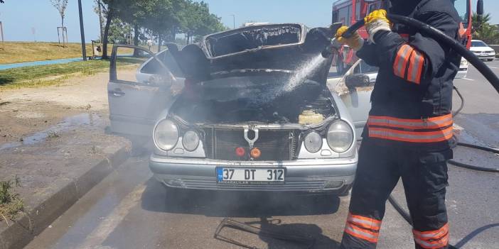 Trabzon’da araç yangını! Bir anda alev aldı