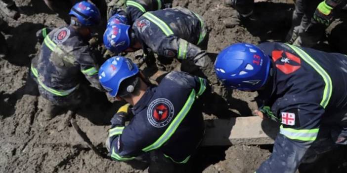 Gürcistan'da toprak kayması: 11 kişi hayatını kaybetti