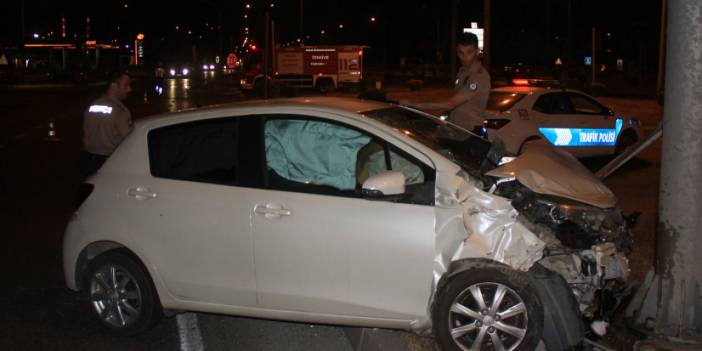 Samsun'da ticari araç ile otomobil çarpıştı! 4 yaralı