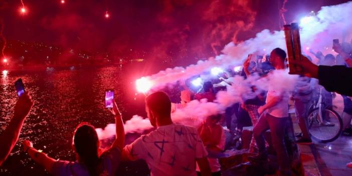 Trabzonspor'un 56. kuruluş yıl dönümü İstanbul'da meşalelerle kutlandı