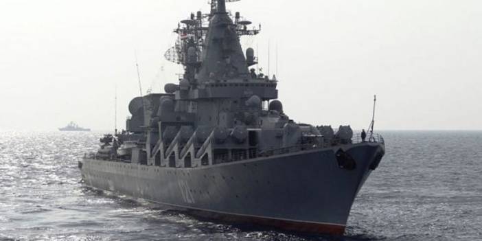 Karadeniz'de tehlikeli gerginlik! Rus savaş gemisi ateş açtı