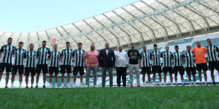 Giresunspor 6 genç futbolcuya imzayı attırdı