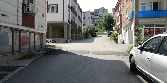 Çevre sakinlerini bıktırdı! Trabzon'daki bu sokakta düzenli olarak trafik kazaları oluyor
