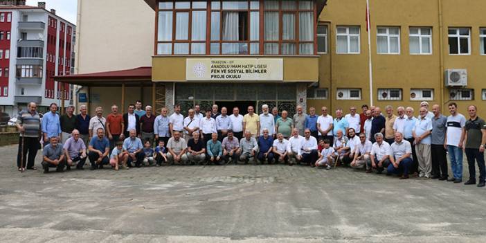 Trabzon'da Of İmam Hatip Lisesi mezunları bir araya geldi