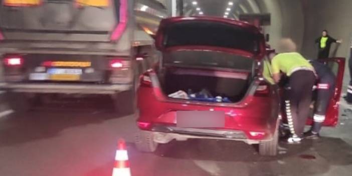 Trabzon’da otomobil iş makinesine çarptı! 1 ölü