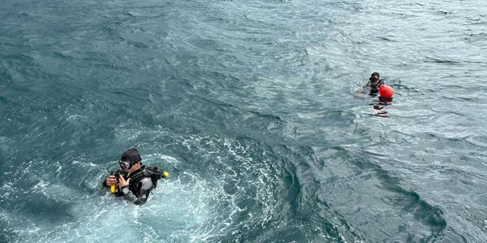 Artvin'de denizde kaybolan balıkçıyı arama çalışmaları sürüyor