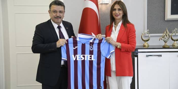 Ortahisar Belediyesi'nden Trabzonspor'a anlamlı destek! İmzalar atıldı