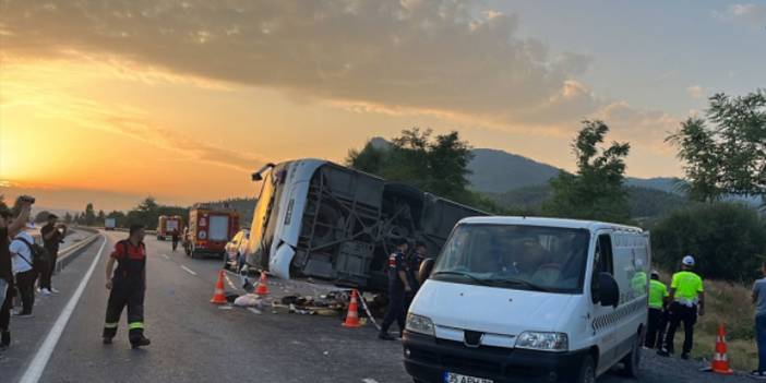 Denizli'de tır yolcu otobüsüne çarptı! 6 ölü, 43 yaralı