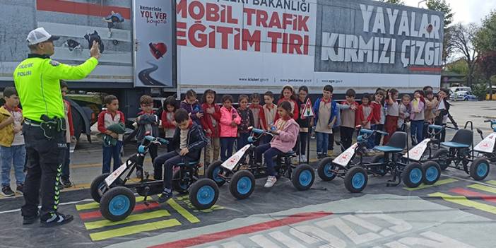 Samsun'da minik öğrencilere trafik eğitimi