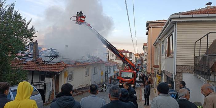 Samsun'da yan yana iki ev yandı