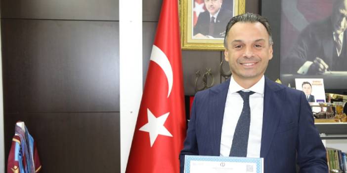 Başkan Koçhan 3. diplomasını teslim aldı