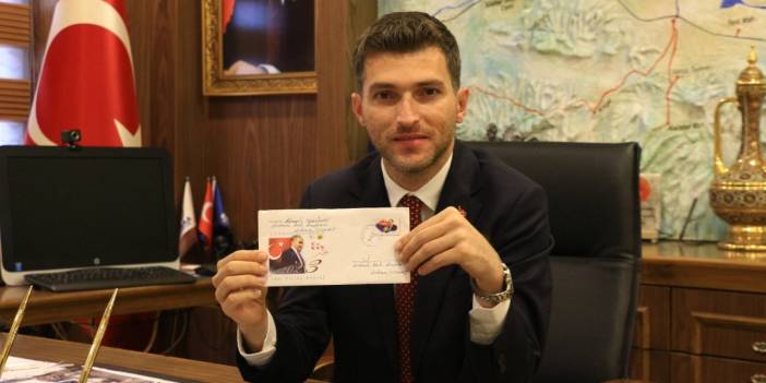 Erbaa Belediye Başkanı Karagöl, 21 yıl önce kendisine yazılan mektubu teslim aldı