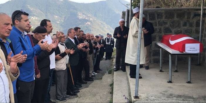 Vefat eden emekli uzman çavuş Trabzon'da son yolculuğuna uğurlandı