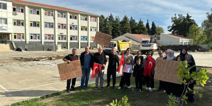 Samsun'da okul alanında yapılan inşaat çalışmasına velilerden tepki