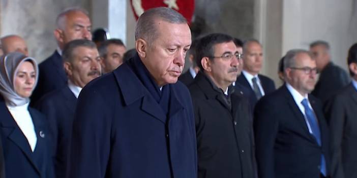 Cumhurbaşkanı Erdoğan önderliğindeki devlet erkanı Anıtkabir'de