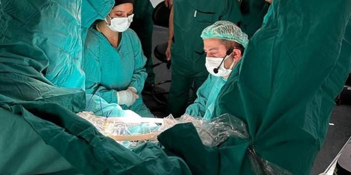 Trabzon'da cerrahi kursunda canlı ameliyat yaptı!