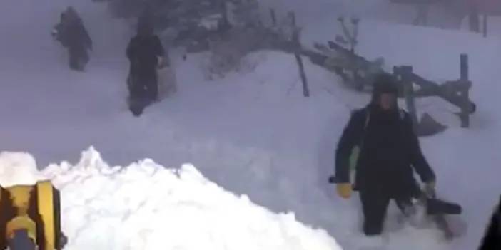 Trabzon'da karda mahsur kalan ailenin yardımına belediye ekipleri yetişti