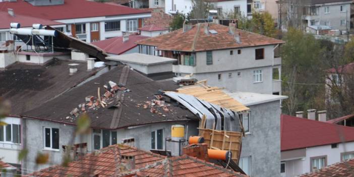 Samsun'da fırtına yaşamı olumsuz etkiledi