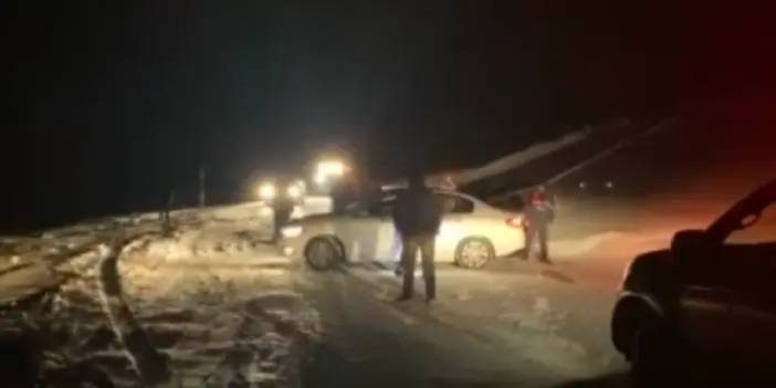 Bayburt'ta kar yağdı! 9 turist yaylada mahsur kaldı