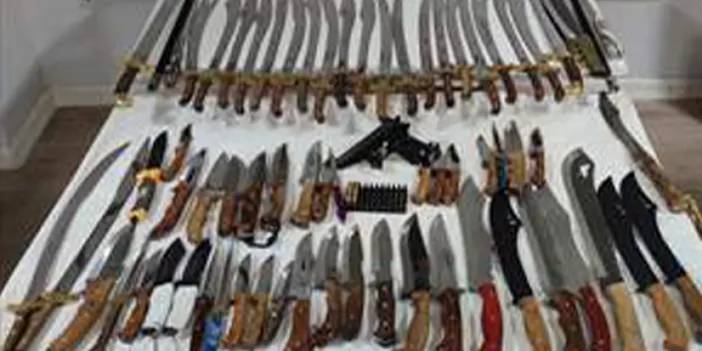 Samsun'da çeşitli türde bıçaklar satan kişi yakalandı