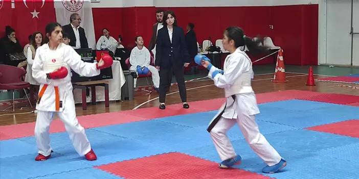 150 karate sporcusu Giresun'da buluştu