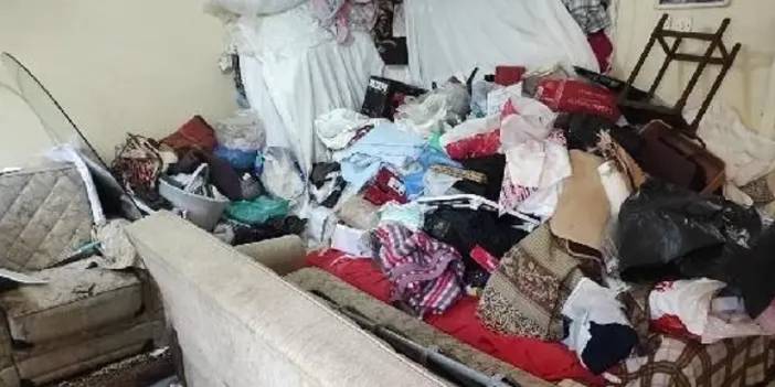 Eskişehir'de anne ile oğlunun yaşadığı evden 45 ton çöp çıktı! Ekipler şoke oldu