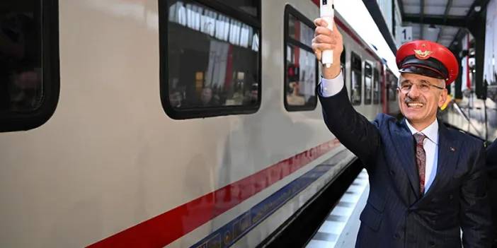 Bakan Uraloğlu turistik Doğu Ekspresi’ni uğurladı! Yeni turistik bölgesel tren seferinin müjdesini verdi