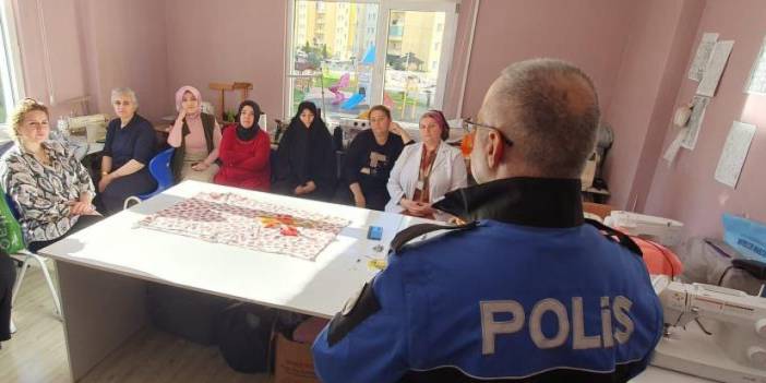 Samsun'da polisler suçlara karşı vatandaşları bilgilendirdi